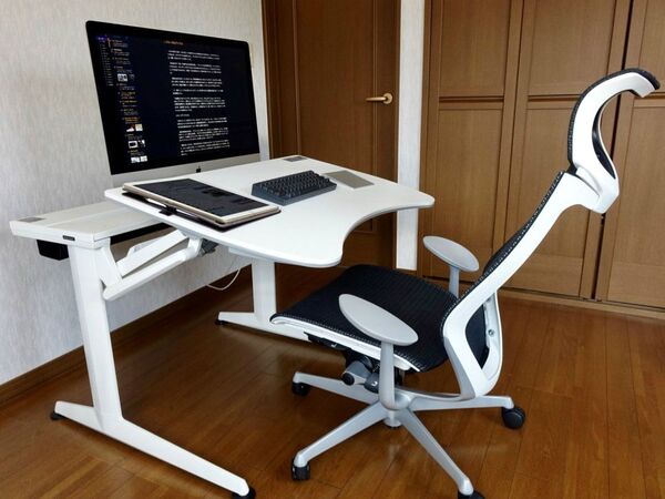 ASCII.jp：20万超えのイスとデスク「Cruise & Atlas」がお得に思え