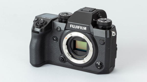 富士フイルムのミラーレス一眼をおすすめする理由 「X-H1」の機能で
