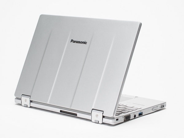 ASCII.jp：重量800g未満で“真に使える”2in1 PC「レッツノートRZ8」 (1/3)