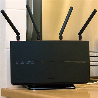 有線LAN並みに速かった！4本アンテナの高性能無線ルーター『WXR