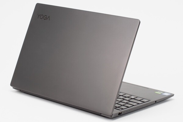 ASCII.jp：テレワークでも “余裕のある性能”が気持ちいい＜Lenovo Yoga