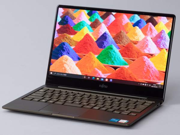 ASCII.jp：有機EL液晶でカッコよさと使いやすさを両立したデザインの