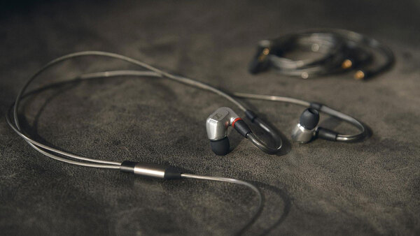 ASCII.jp：ゼンハイザー新フラッグシップ「IE 900」発表、高価でも納得