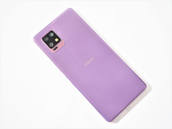 ASCII.jp：シャープ「AQUOS zero6」が150g切りの圧倒的軽さで得たもの