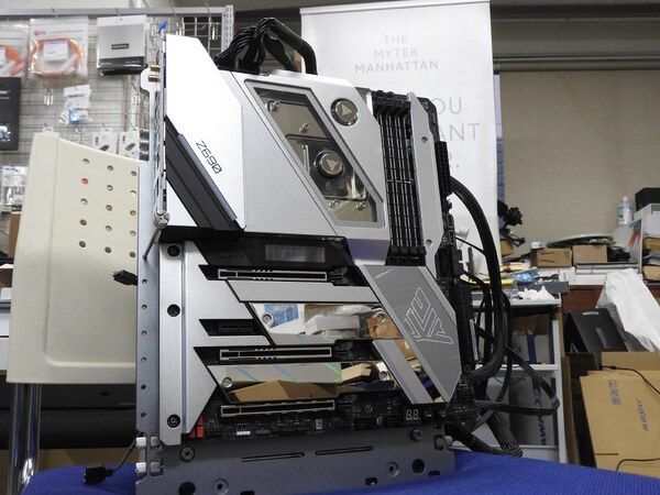 ASCII.jp：ウォーターブロックを装備する全世界500枚限定のASRock製