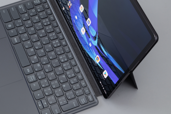 ASCII.jp：有機EL搭載、ペン＋キーボード対応のハイエンドAndroid