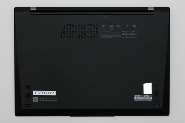 ASCII.jp：「ThinkPad X1 Carbon Gen 10」実機レビュー = ついに第12