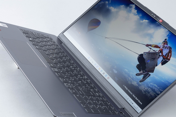 ASCII.jp：薄く軽い15.6型、余裕ある高いパワーで快適に仕事できる