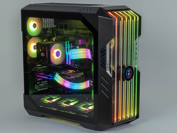 ASCII.jp：ド派手RGB好きで組む時間がない人に贈る、ケースもユニーク