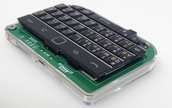 ASCII.jp：BlackBerry教徒が使途を考えずUSBブラベリキーボード