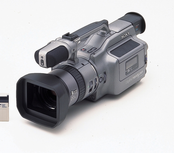ASCII.jp：ソニーの輝かしいハンディカムの歴史の中で密かに散った製品