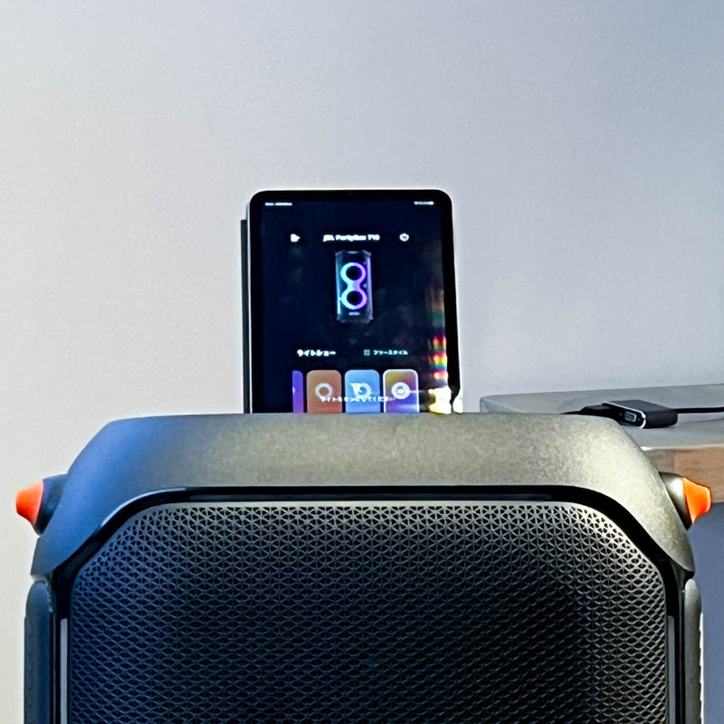 アゲアゲの大出力、巨大パーティスピーカーJBL「PartyBox 710」が日本