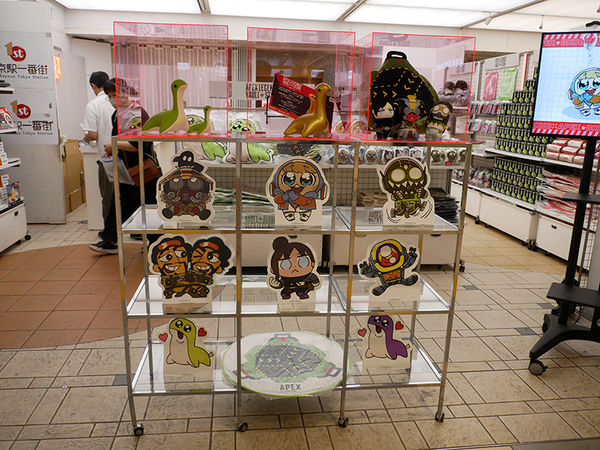 ASCII.jp：期間限定ショップ「APEX LEGENDS VAULT STORE」に行ってきた