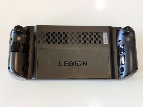 ASCII.jp：レノボが発表したポータブルゲーミングPC「Lenovo Legion Go