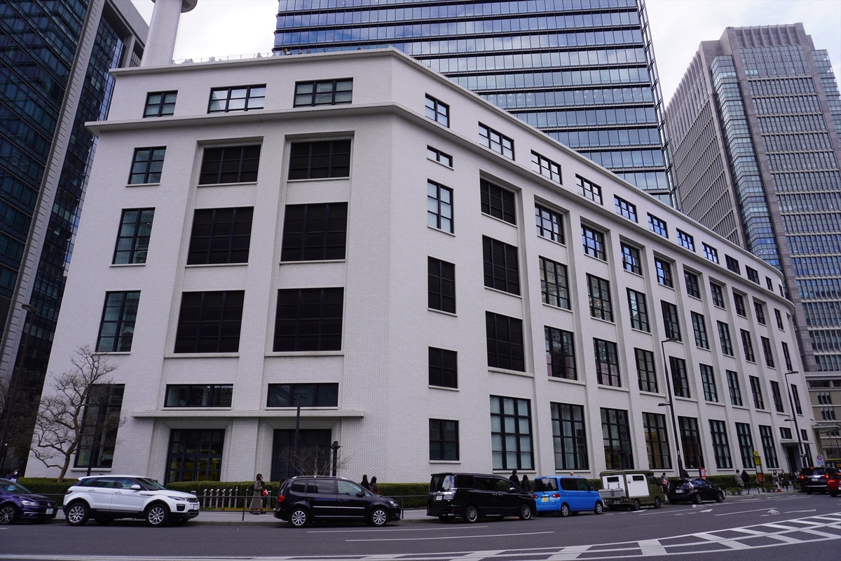 わずか5年で焼失した初代郵便局！ 東京駅の目の前に建つ印象的な「東京