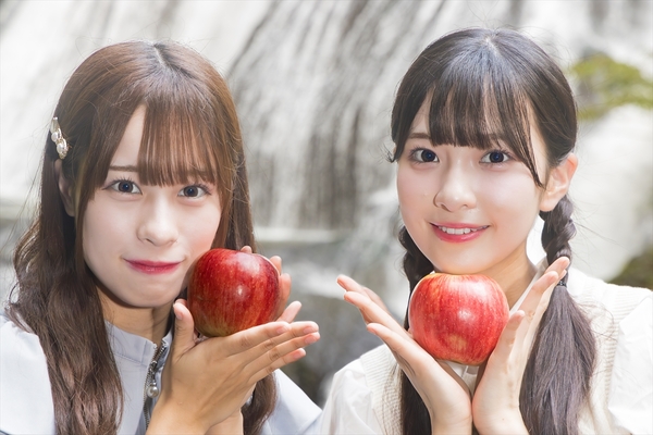 ニアジョイ・髙橋 舞と山田杏佳が赤をテーマにりんご狩りドライブを