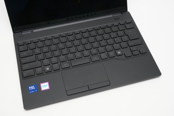 ASCII.jp：14型でも世界最軽量634gのモバイルノート「LIFEBOOK WU5/J3