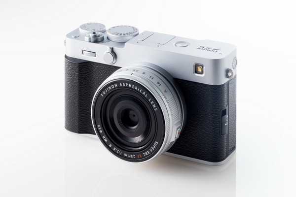 ASCII.jp：4020万画素に手ブレ補正搭載の超小型ミラーレスカメラ=富士