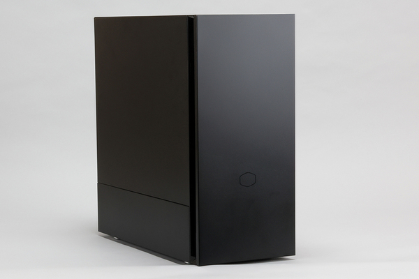 ASCII.jp：ライトアップなんていらない、静音であれば！ に最適な無骨