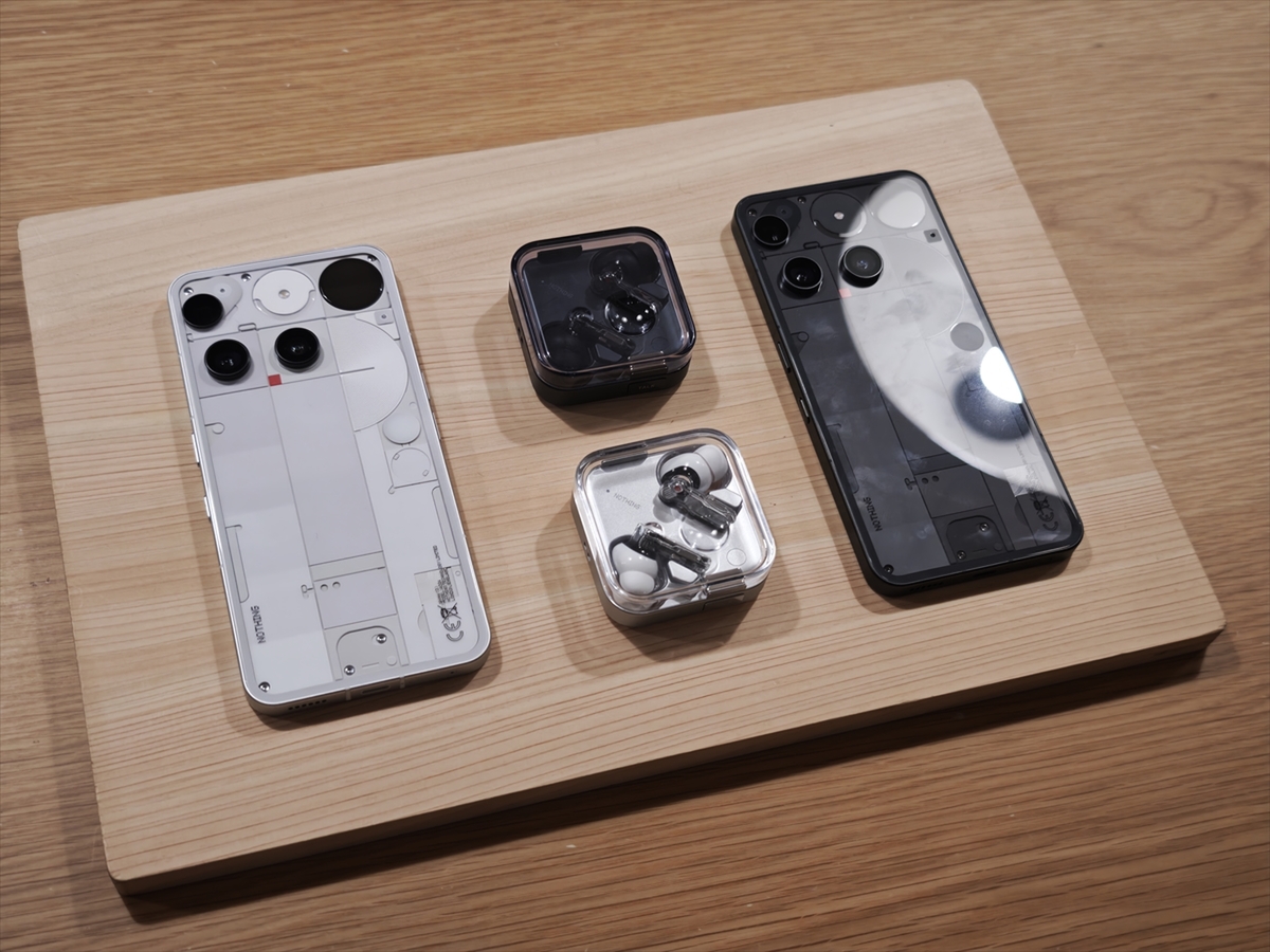 スケスケで音が良いNothing「Ear(3)」登場！ 今度は充電ケースがマイク