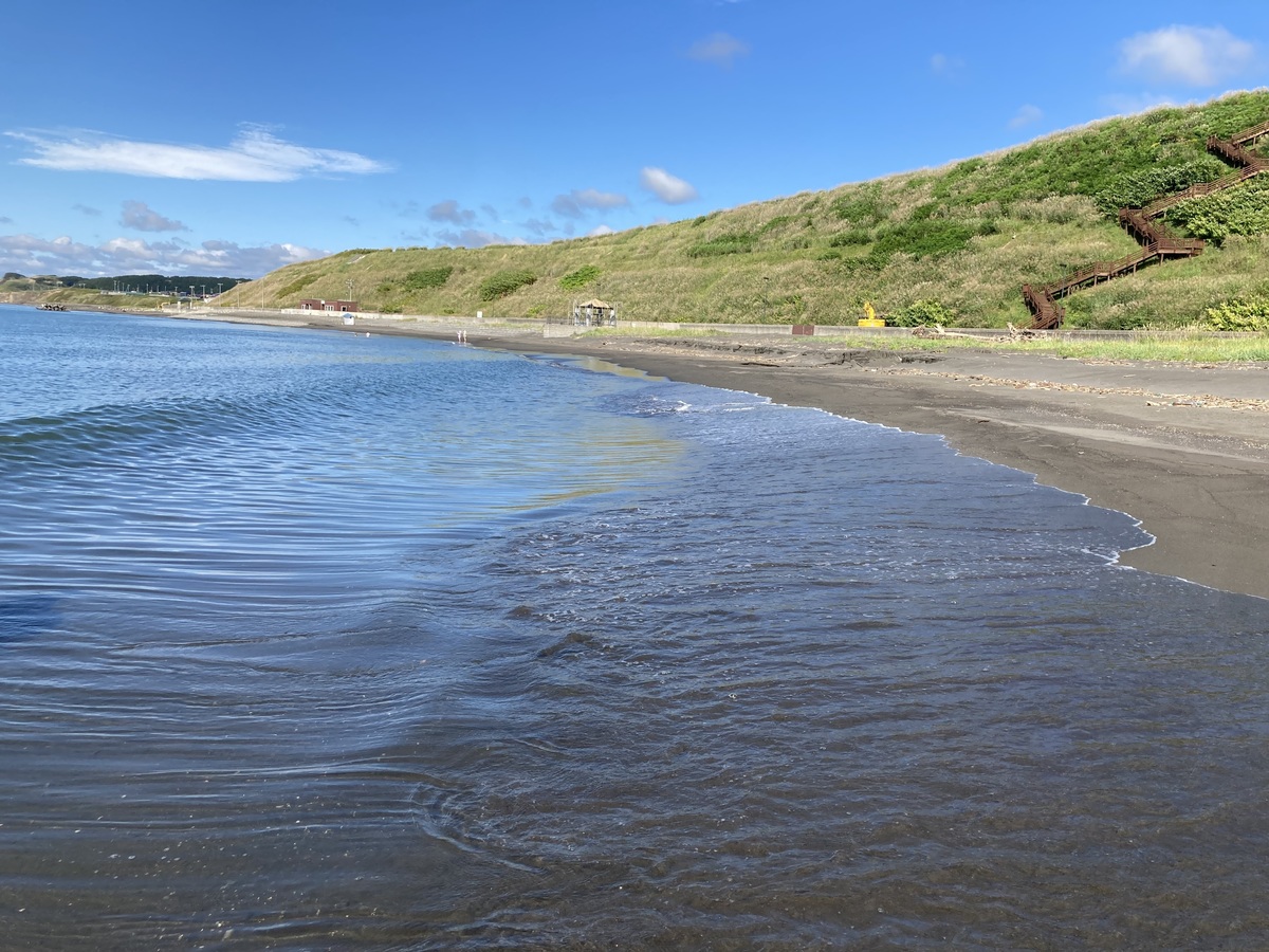 浜砂金 たくさん北海道苫前郡初山別村 初山別海岸