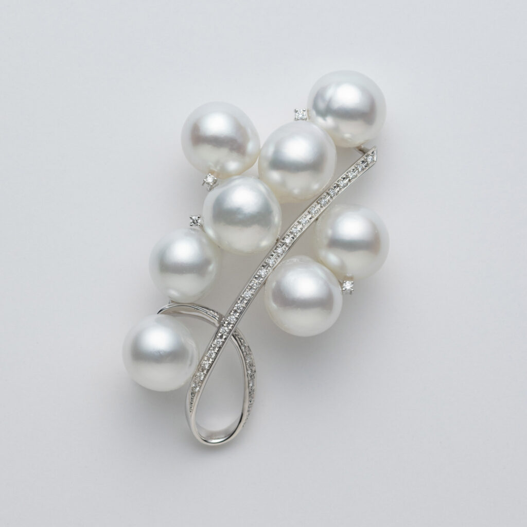 K18WG白蝶真珠 ダイヤモンドブローチ - ブローチ - ASAHI JEWELRY