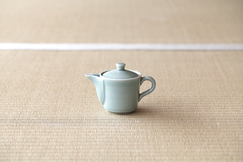 宝瓶 青磁 M 朝日窯工房作｜朝日焼 〜京都・宇治の茶陶 遠州七窯〜