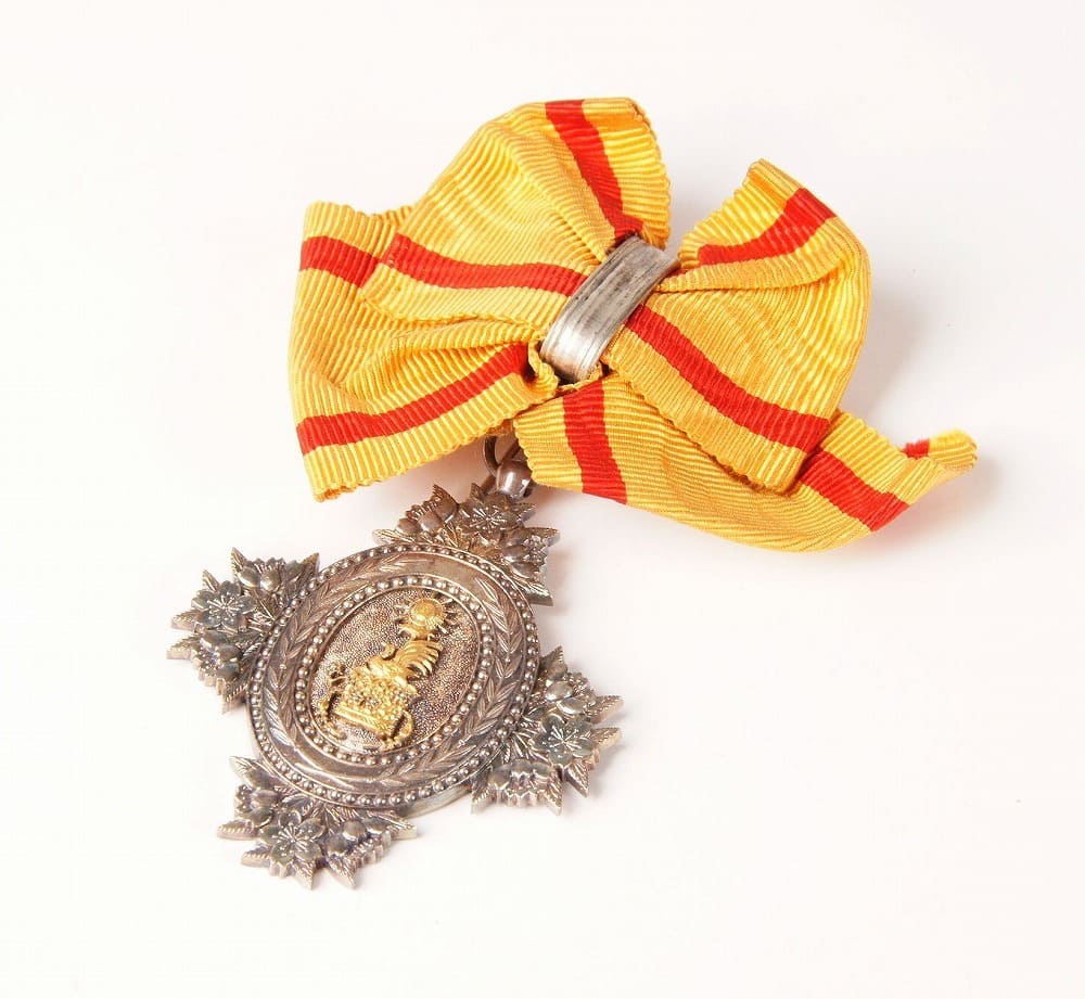 7th Class Orders of the Precious Crown/勲七等宝冠章 | Medals of Asia