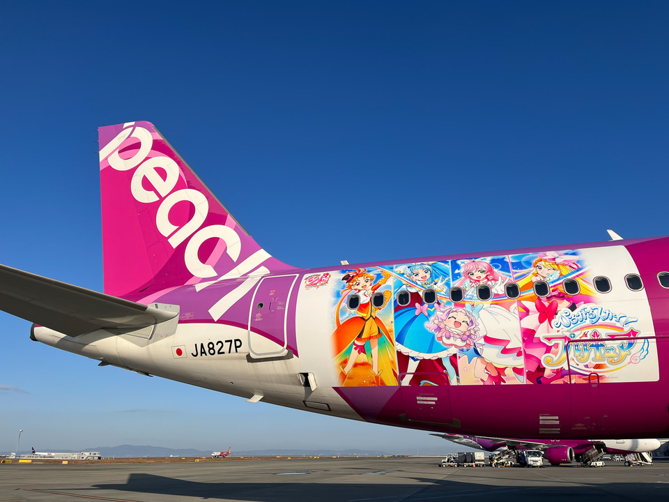 ひろがるスカイ！プリキュア×ピーチ、ラッピングジェット就航。コラボ
