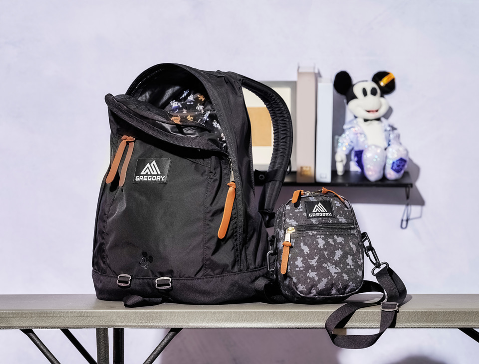 ディズニーストアがグレゴリーと初タッグ！ デイリー＆旅に使える定番