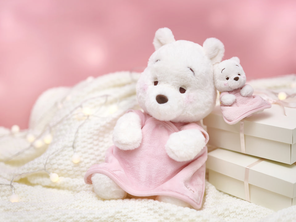 今年の「WHITE POOH」はハニーミルクラテカラーのプーさん。着る