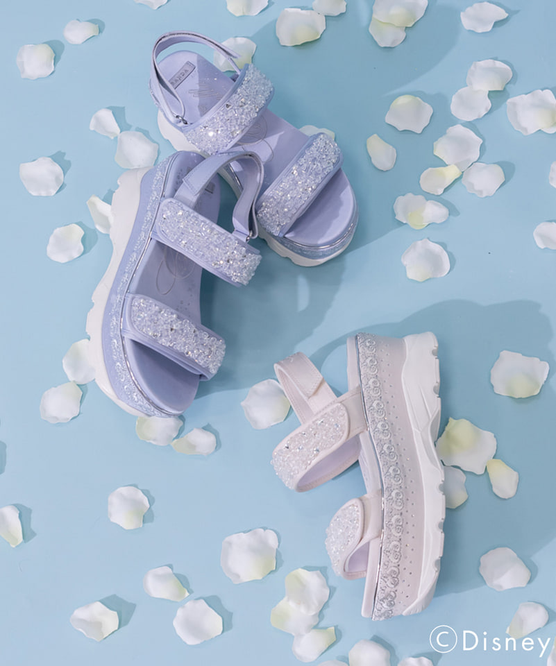 足元からディズニープリンセスに。RANDAから「シンデレラ」モチーフの