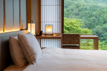 タニタ、V系ハローキティ「yoshikitty」をデザインした体重計・歩数計