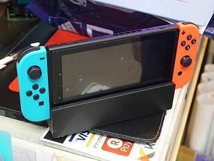 Nintendo Switch純正ドックの前面を小型化、改造キットが店頭販売中