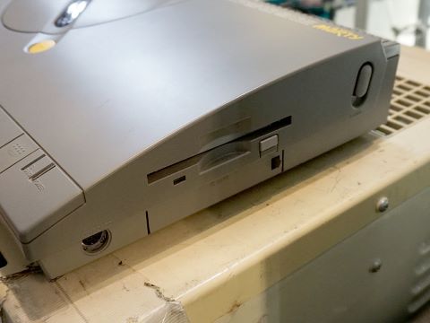 富士通「FM TOWNS MARTY モデル2」のオーバーホール品、外箱もあり