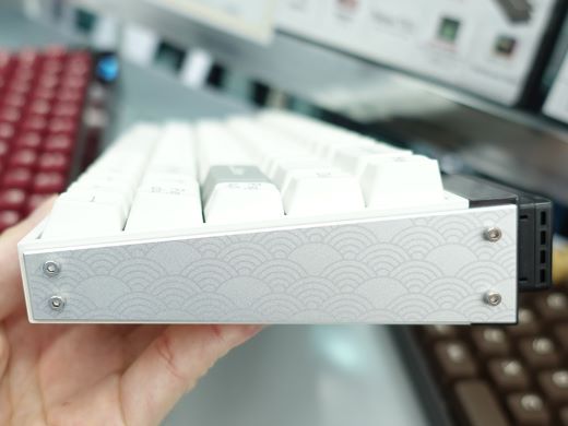 独自磁気スイッチ/ライトバー搭載のMelgeek製ゲーミングキーボード