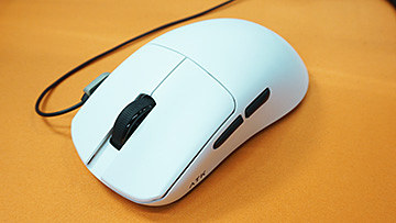 わずか35gのワイヤレスゲーミングマウス「ATK BLAZING SKY F1 EXTREME