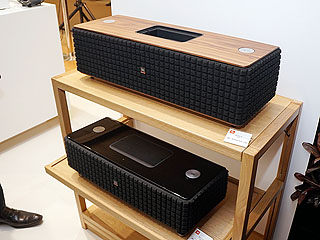 JBL、BT/DLNA対応でアコースティックデザインの大型アクティブ