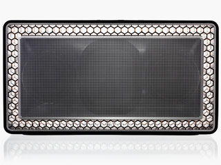 B&W、MicroMatrix構造で約4万円のポータブルBluetoothスピーカー「T7