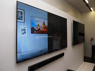 ソニー、最薄部4.9mmの壁掛け4K TV「BRAVIA X9000C」 - AV Watch