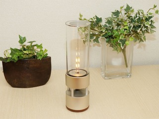 有機ガラス管からの音と温かい光。ソニーのBluetooth「グラスサウンド