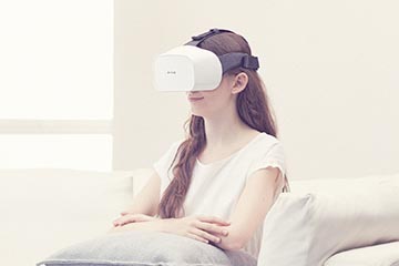VRヘッドセット「FOVE 0」予約開始。SAOのアスナと“アイコンタクト”も