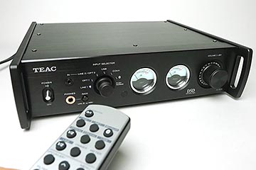 レビュー】A4サイズのDACアンプでヘッドフォンとスピーカーに確かな音