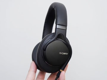 ソニーヘッドフォンの“センター”「MDR-1AM2」。4.4mm 5極ケーブル同梱