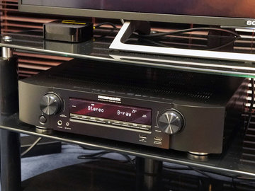 マランツ、音質大幅強化でレコードも繋がる105mm薄型AVアンプ「NR1609