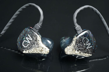 カナルワークス、ユニバーサルイヤフォン最上位「CW-U77」。2ピンBT