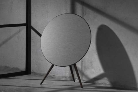 B&O、Norm Architectsコラボの「CONTRAST」。グレー基調の限定カラー