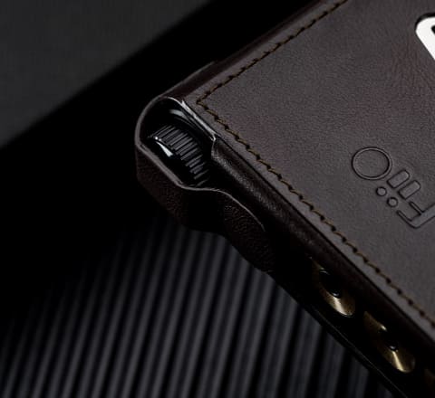 FiiO、耐久性と放熱性を備えたM15/M11 Pro専用レザーケース - AV Watch
