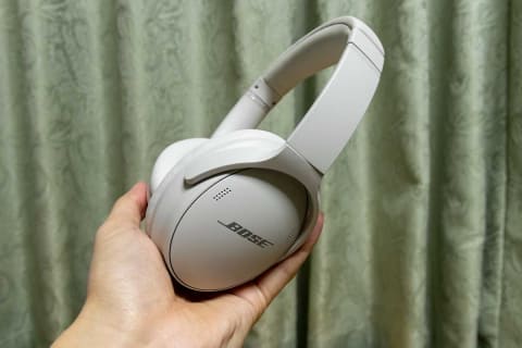 レビュー】伝統デザイン回帰のボーズ「QC45」。シンプル機能＆操作が