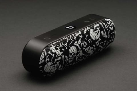 Beats、アパレルブランド「Stüssy」コラボのワイヤレススピーカー - AV